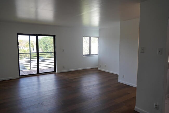 Photo - 3720 N Pine Island Rd Unidad 334