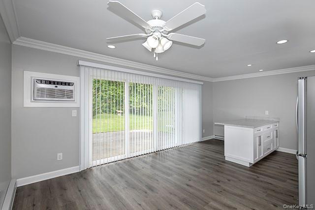 Photo - 164 W Montauk Hwy Unit 6