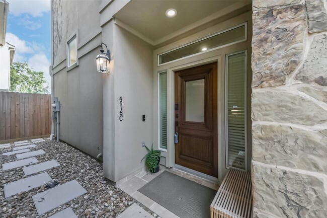 Photo - 4515 Lillian St