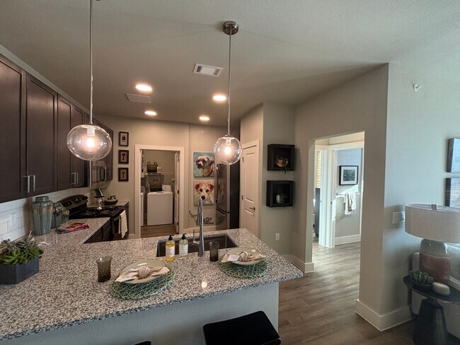 Photo - 425 El Rio St Unidad b4