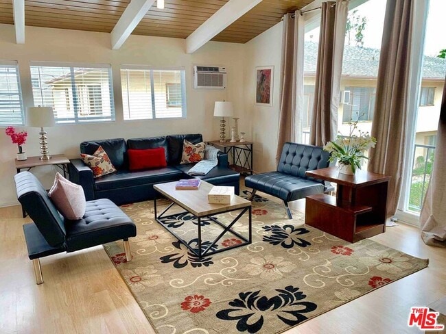 Photo - 1152 N Ogden Dr