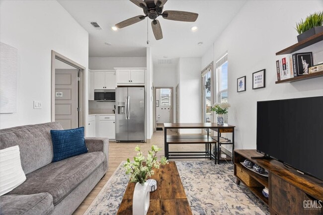 Photo - 1 bedroom in Gossamer Grove!