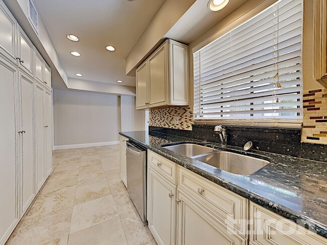 Photo - 11803 Willow Point Way