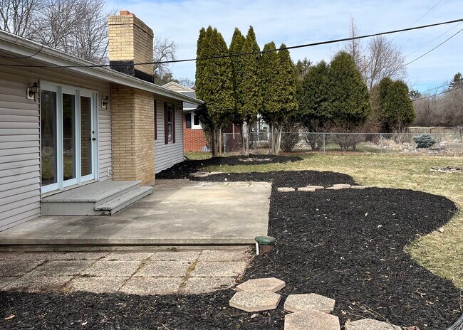 Photo - 1202 N Green Grove Rd