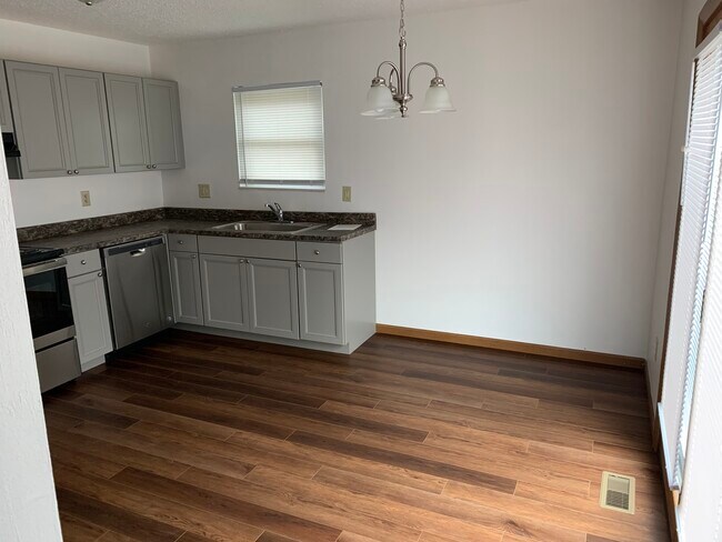 Photo - 612 Pepper Ridge Ct