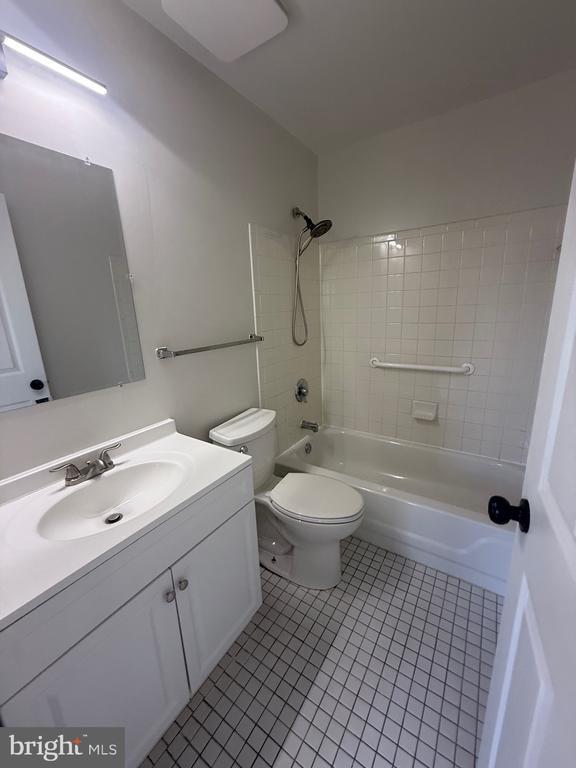 Photo - 1218 Perry St NE Unit 202