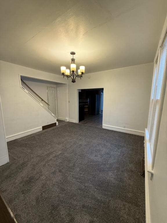 Photo - 906 E 9th St