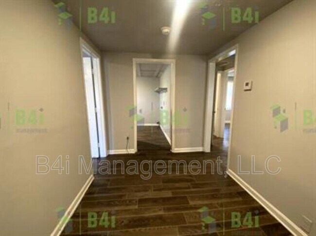 Photo - 8012 Green St