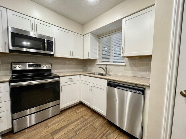 Photo - 3740 Thistlemont Dr