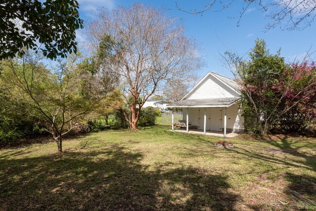 Photo - Students Welcome Unidad 3309 Ashley Cir