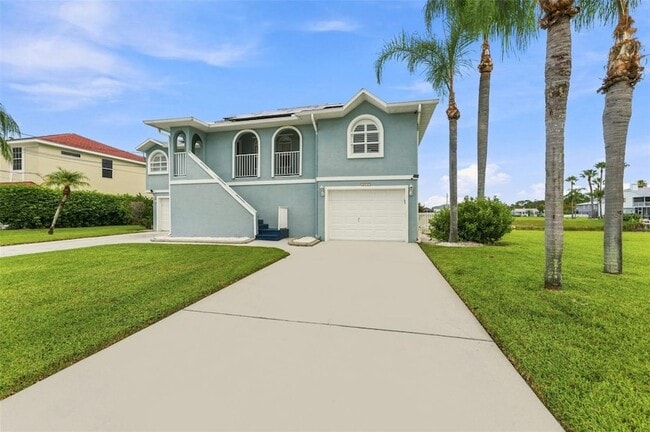 4017 Triggerfish Dr