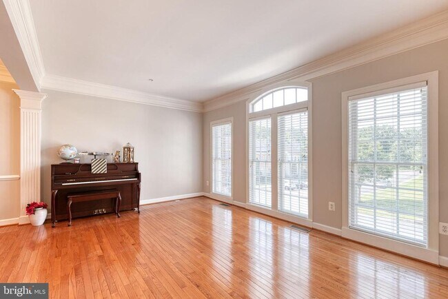 Photo - 1564 Penzance Way