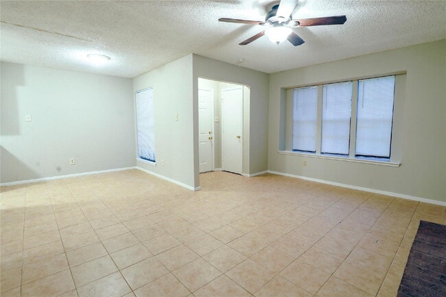 Photo - Move in Ready Duplex in Arlington!