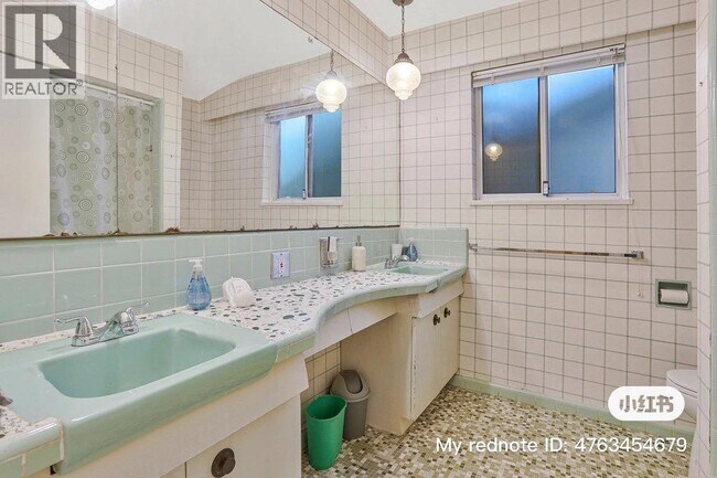 Photo - 6349 Fremlin St