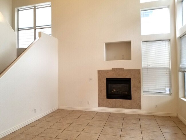 Photo - Westside 4 Bed, 2.75 Bath Townhouse w/Gara...