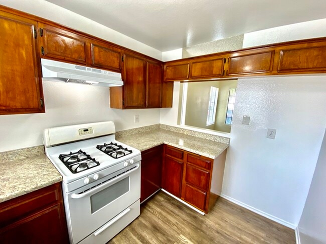 Photo - 2908 E South St Unidad 1