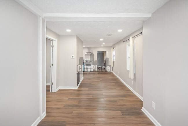 Photo - 2415 N Oxford St