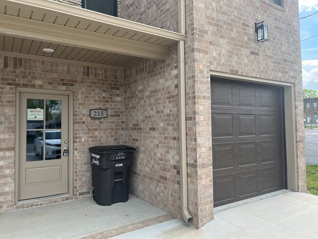 Photo - 215/217 N Elm St Unit 215