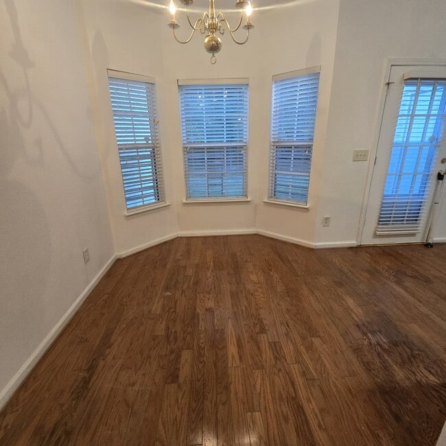 Photo - "Charming 3-Bed Townhouse with Hardwood El...