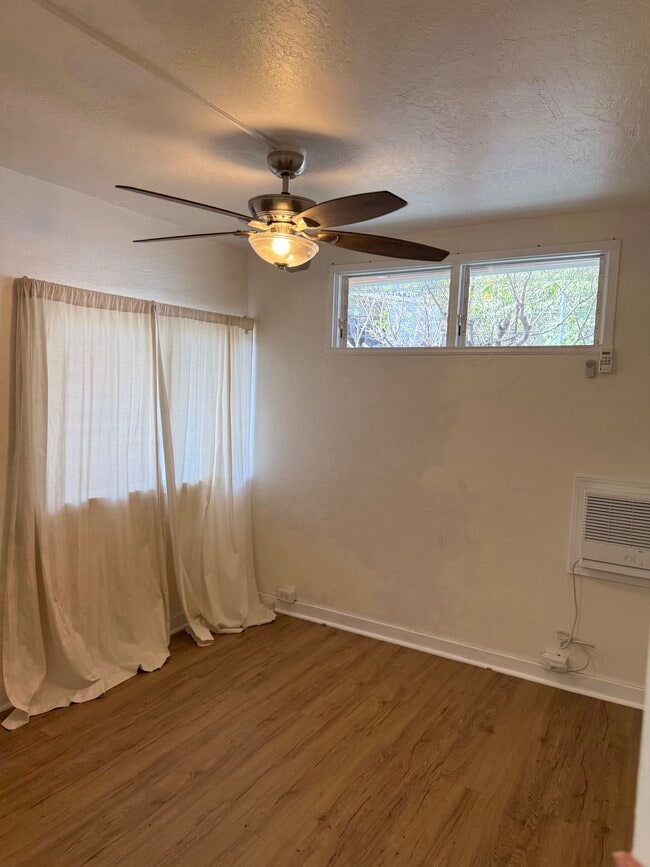 Photo - 607 Isenberg St Unit 6