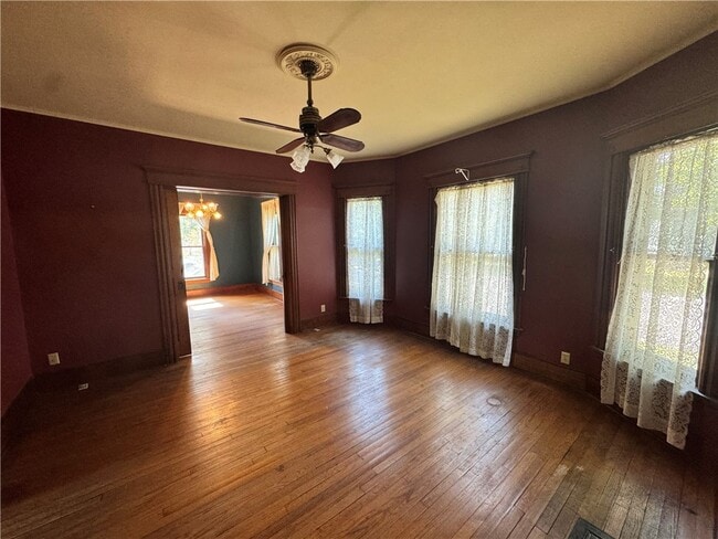 Photo - 352 E 2nd St