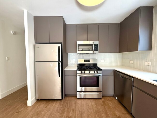 Photo - 420 W Belmont Ave