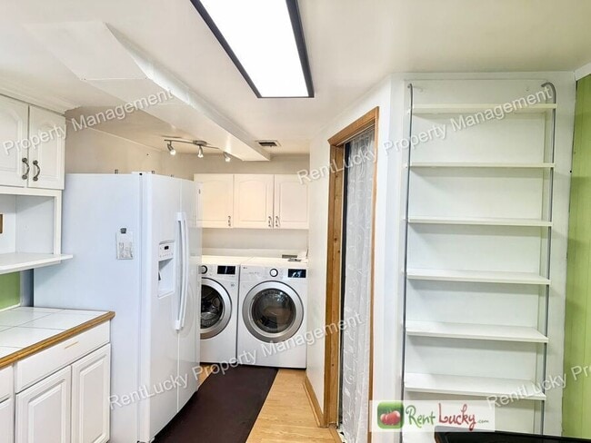 Photo - 1612 Markham Ave NE
