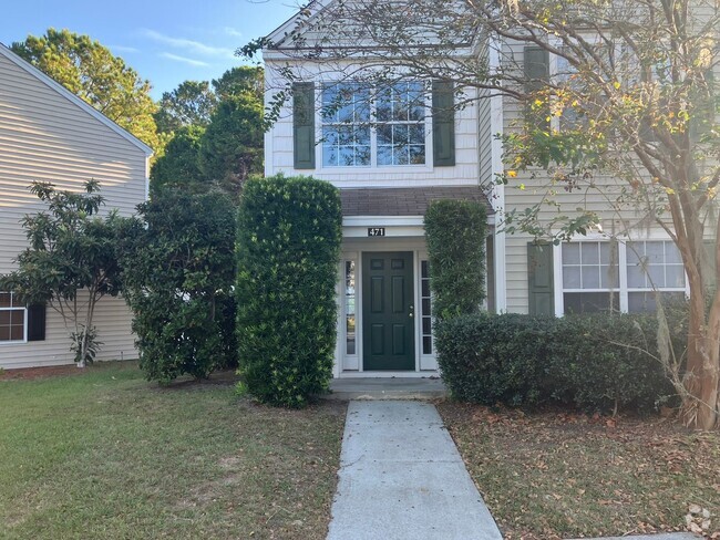 Building Photo - 3BR Townhome @ The Farm