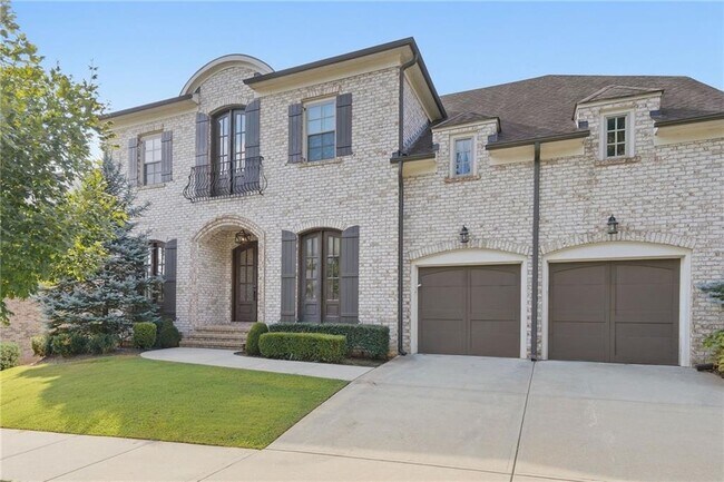 808 Adler Ct