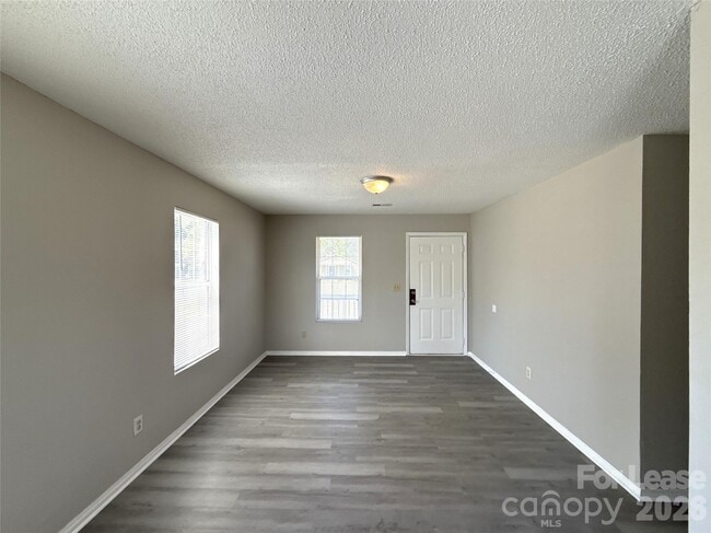 Photo - 333 E Todd Ln