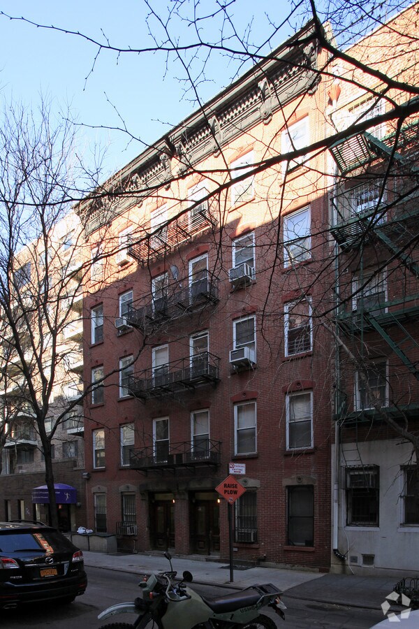 Photo - 55 Downing St