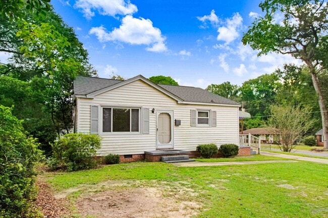 Photo - Beautifully Remodeled-3Bd, 1 and 1/2 Ba wi...