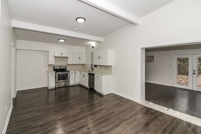 Photo - Beautifully Renovated Modern House in Normandy Meadows East!