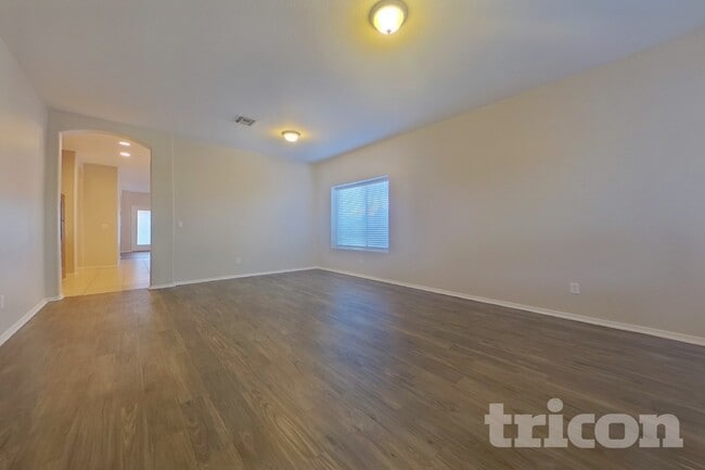 Photo - 11717 W Jackson St