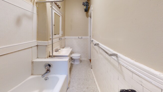Building Photo - 52 Charlesgate E Unit 159