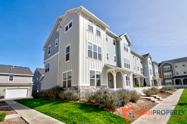 Photo - 1053 W Narrows Ln