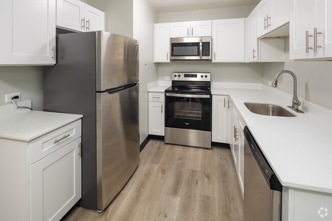 2BR, 1BA - 1,050SF (Kitchen) - Evergreen