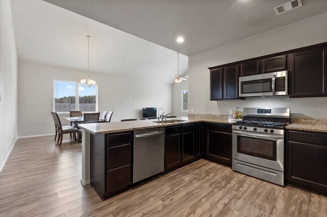 Photo - 18101 Woodpecker Trl