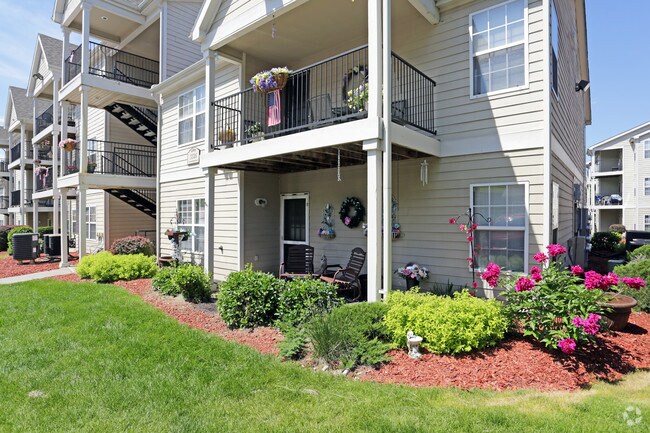 Patios - Cambury Hills Apartments
