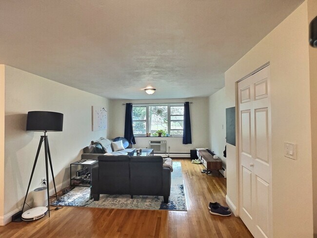 Photo - 217 Kent St Unit 11