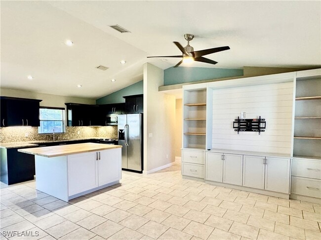 Building Photo - 9155 Aster Rd Rental