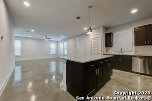 Photo - 200 Melrose Pl