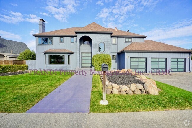 Building Photo - Sleek, Expansive, Designer Home with Priva...