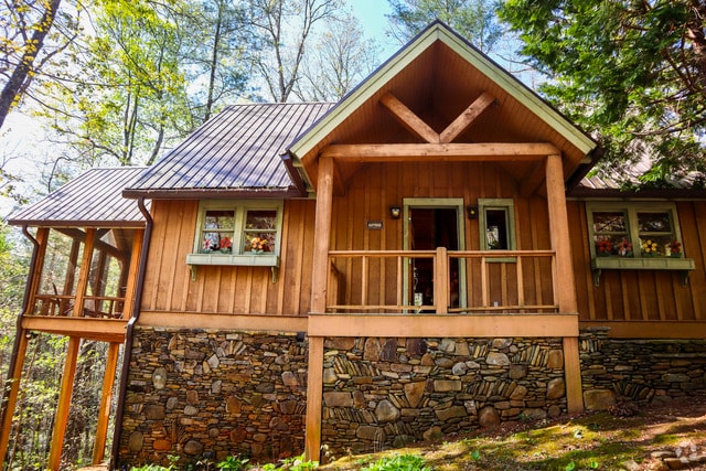 Building Photo - 242 Eastman Mountain Rd Rental