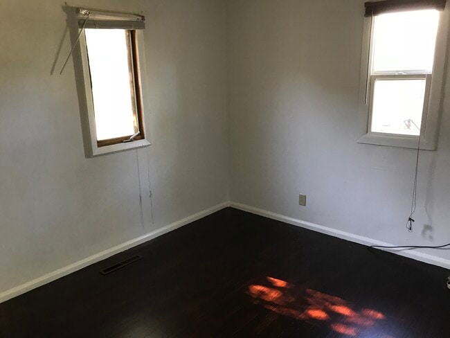 Bedroom 1 - 2814 Greenbush St