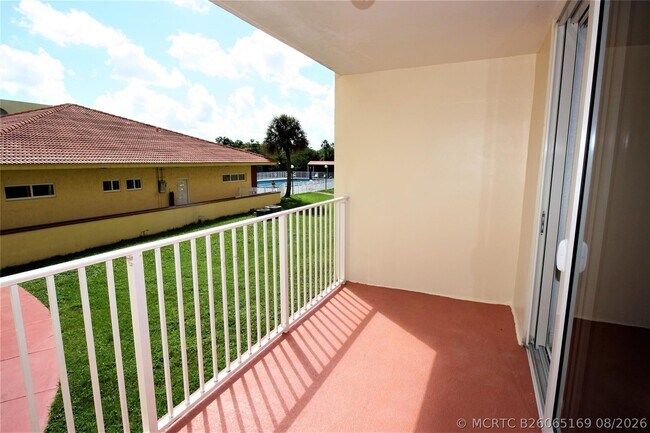 7000 NW 186th St Unit 4-217