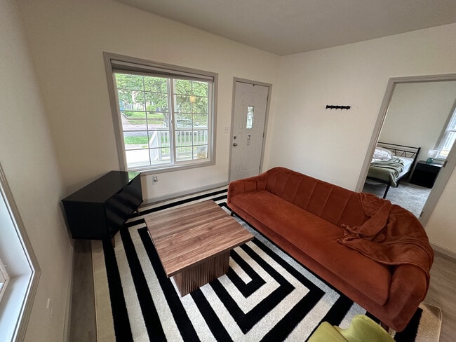 Photo - 704 N Duluth Ave