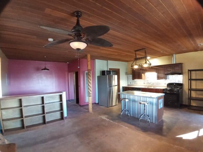 Photo - 1510b Edith Blvd NE