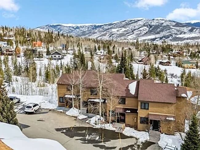 Building Photo - Winter Seasonal Rental- Woodworks 6726