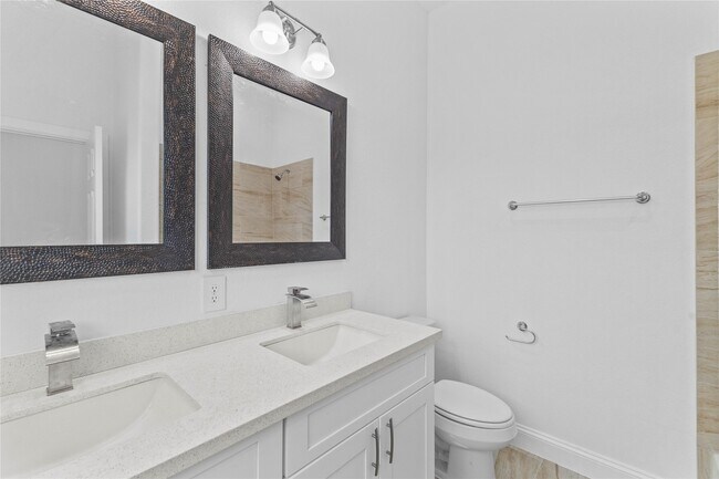 Photo - 7805 Farnsworth St